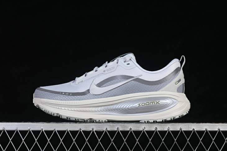 Picture of Nike Vomero 18 _SKUfw22429735980339803fw